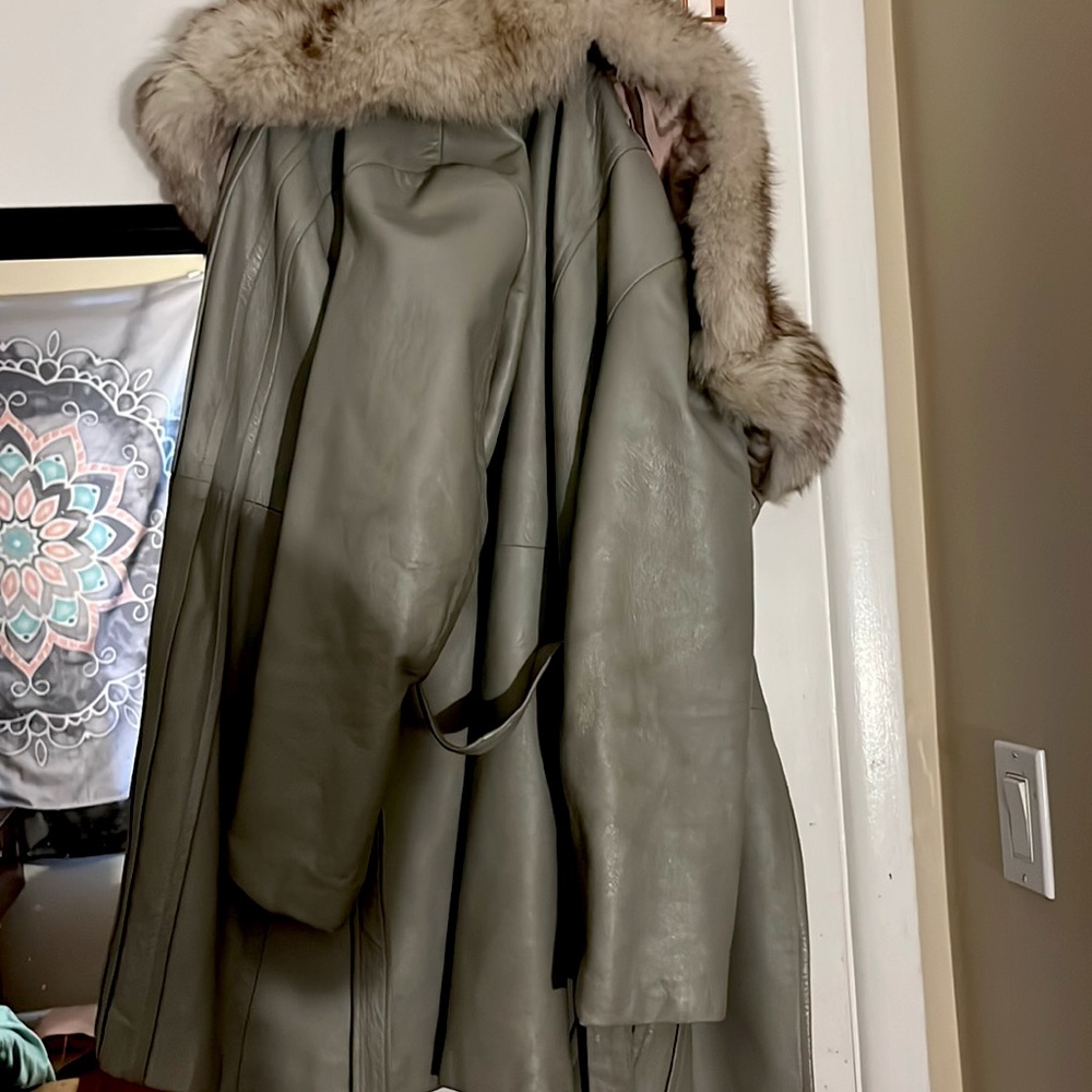Worn 3 times in amazing shape real leather